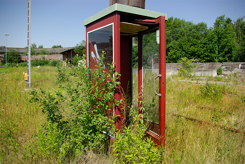 Telefonzelle am ehem. Bahnbetriebswerk Bestwig. Foto: rottenplaces Archivfoto