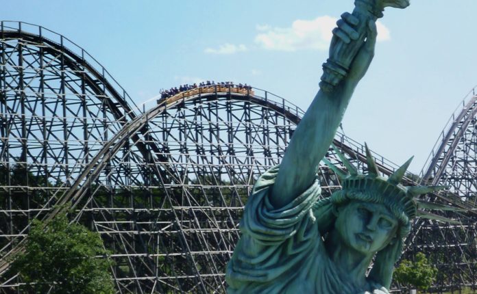 Achterbahn Colossos, Ansicht bis 2015. Auf dem Areal befindet sich ein Lost Place. Foto: YanCoasterman/CC BY-SA 3.0